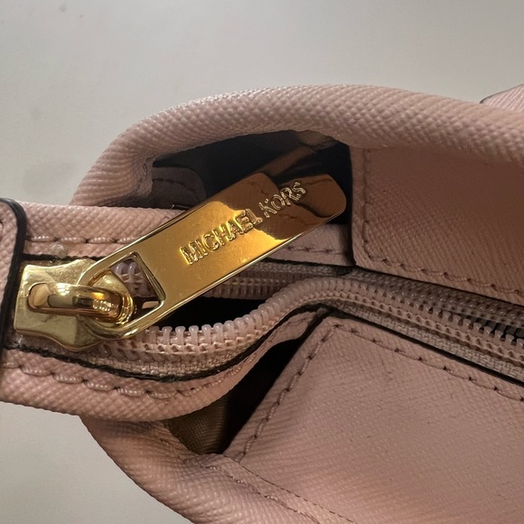 MICHAEL KORS PINK BAG with optional shoulder strap , mint condition, beautiful - Picture 5 of 11